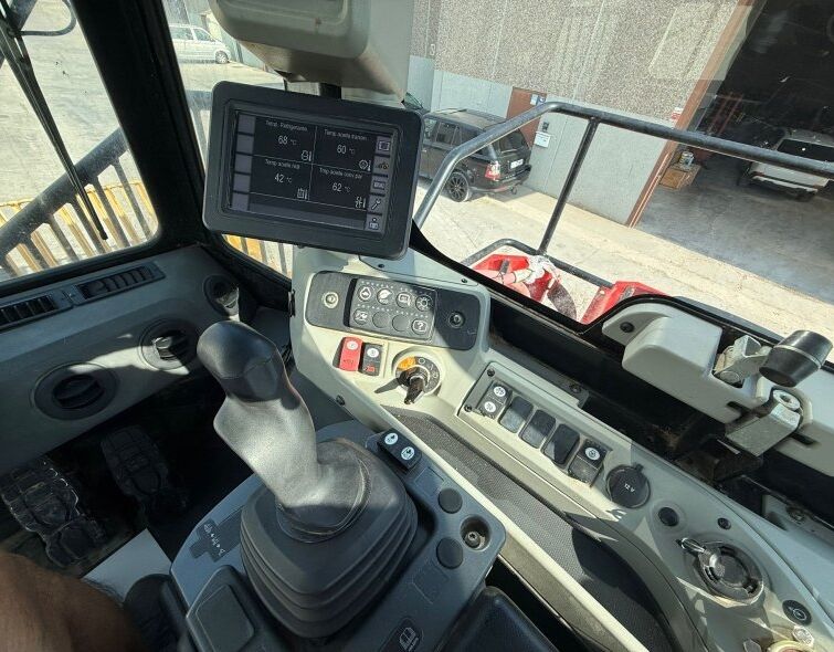 CATERPILLAR  826K **WASTE COMPACTOR**
